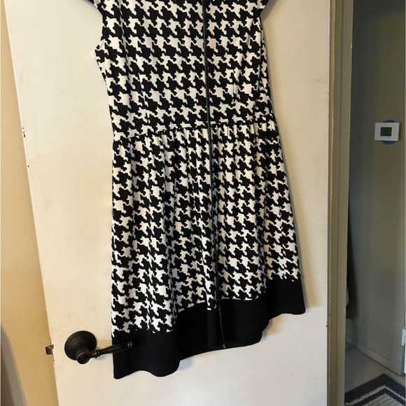 Dress Barn Dress - Picture 3 of 3